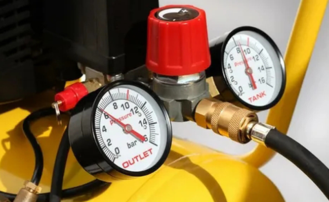 How to adjust the air compressor safety valve and the air compressor standards?